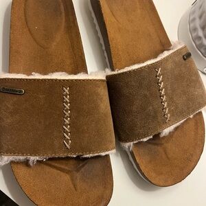 BearPaw Women's Tan Suede Slippers